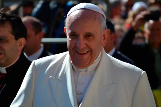 Que la Doctrina Social de la Iglesia inspire la administración pública, pide el Papa Francisco