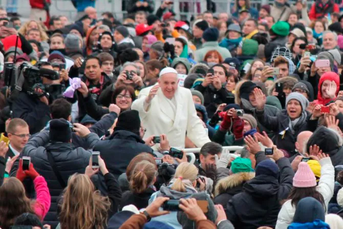 Papa Francisco: Preocupación por las familias fortalece el testimonio de la Iglesia