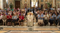 El encuentro de esta mau00f1ana. Foto L'Osservatore Romano