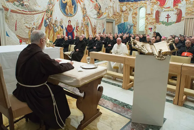 Papa Francisco y la Curia romana inician predicaciones de viernes de Cuaresma