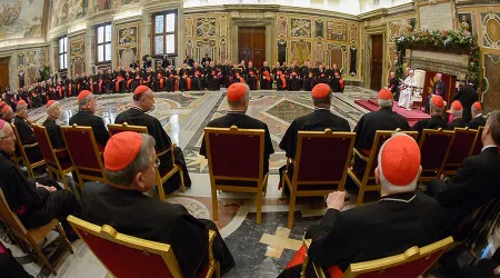 El Papa tiene un consejo para la Curia Romana por cada letra de la palabra “Misericordia”