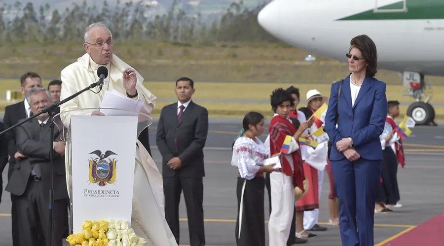El Papa Francisco da su discurso ante el presidente Rafael Correa / Foto: L'Osservatore Romano?w=200&h=150