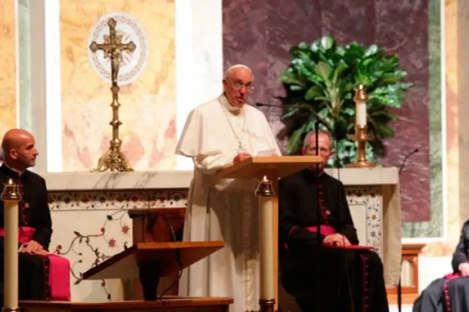 El Papa Francisco se encuentra con obispos de Estados Unidos y les da consejos de Pastor
