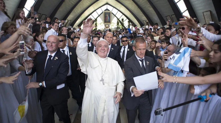 El Papa Francisco en el Santuario de la Divina Misericordia / Foto: L´Osservatore Romano?w=200&h=150