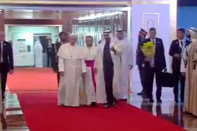 El Papa Francisco ya está en Emiratos Árabes Unidos