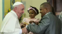 Papa Francisco en encuentro con las familias cubanas. Foto: L'Osservatore Romano.