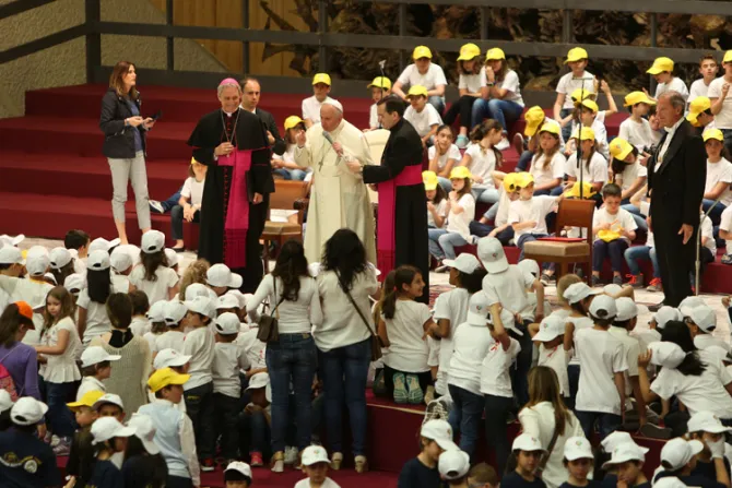 Papa Francisco a los niños: Es humano pelear, pero no terminen el día sin hacer la paz