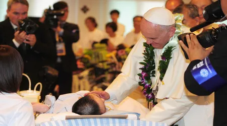 El Papa a enfermeros: La ternura es la llave y la medicina preciosa para los enfermos
