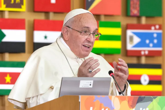“El agua no es gratis”, alerta Papa Francisco