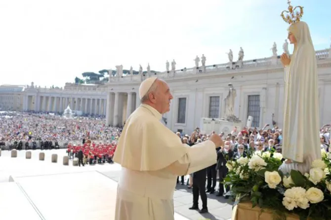 El Papa reitera que la Virgen “no pide cosas raras” y asegura que quiere ir a Fátima