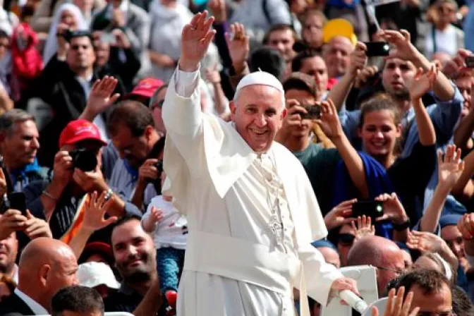 [VIDEO] Papa Francisco lanza invitación a Mahmoud Abbas y Shimon Peres a ir al Vaticano a rezar por la paz