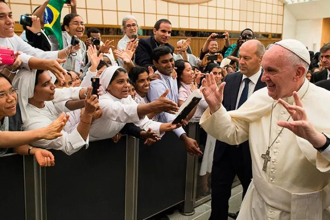 Papa Francisco recuerda a consagrados los 3 pilares de la vida comunitaria