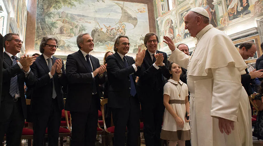 Papa Francisco en encuentro con miembros del Consejo Superior de la Magistratura. Foto: L'Osservatore Romano.?w=200&h=150