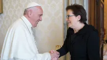 Papa Francisco y primera ministra de Polonia, EwaKopacz / Foto: L'Osservatore Romano
