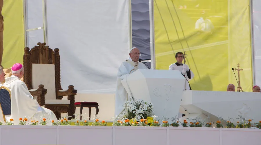 Papa Francisco en Misa en el Estadio Koševo en Sarajevo. Foto: Andreas Düren / ACI Prensa.?w=200&h=150