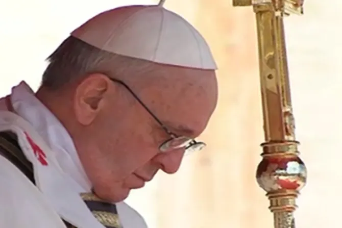 Soportar la cruz con paciencia y en silencio sin lamentarse, exhorta el Papa