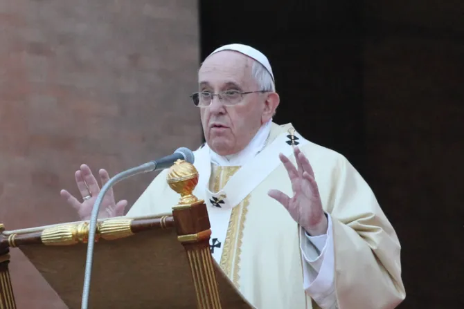 Papa Francisco: Ni mil cursos de yoga te darán la libertad de hijo de Dios
