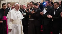 El Papa durante el encuentro con los Misioneros en 2016. Crédito: Vatican Media