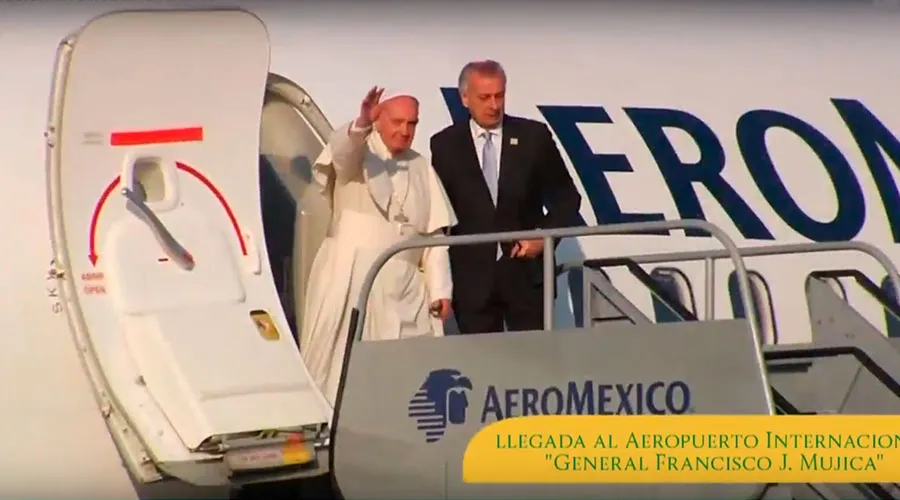 El Papa Francisco ya está en Morelia. Captura pantalla Youtube ConelPapa?w=200&h=150