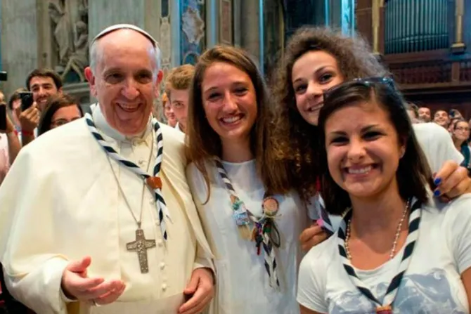 La “hora” de la mujer en el magisterio de los 5 últimos Papas
