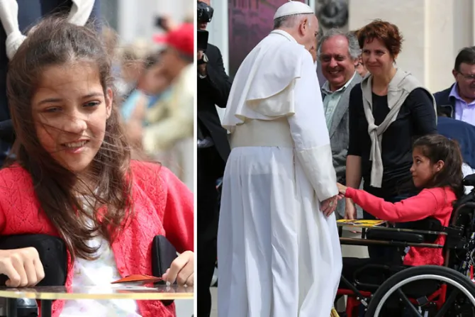 FOTOS: El emotivo abrazo del Papa Francisco a niña escritora con discapacidad