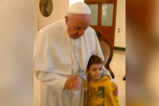 Niño con rara enfermedad envía carta al Papa Francisco y es recibido en audiencia privada