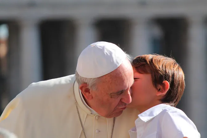 Papa Francisco: Reciban la paz del Espíritu con el corazón abierto de los niños