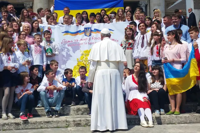 VIDEO: Francisco saluda a niños de Ucrania y pide que se logre la paz en el país