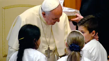 Papa Francisco: Los hijos son la alegría de la familia y la sociedad, no son un “problema”