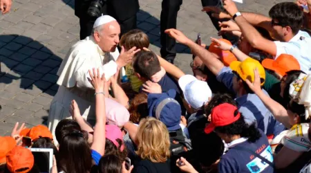 Tren de los niños: Papa Francisco va al encuentro de menores en riesgo de abandono escolar