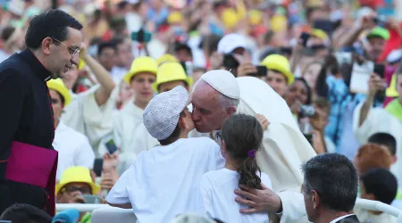 Papa Francisco a monaguillos: No guarden la fe en un “depósito subterráneo”
