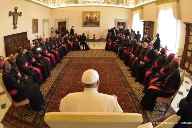 Papa Francisco a obispos de Kenia: Trabajen con líderes no cristianos en favor de la paz