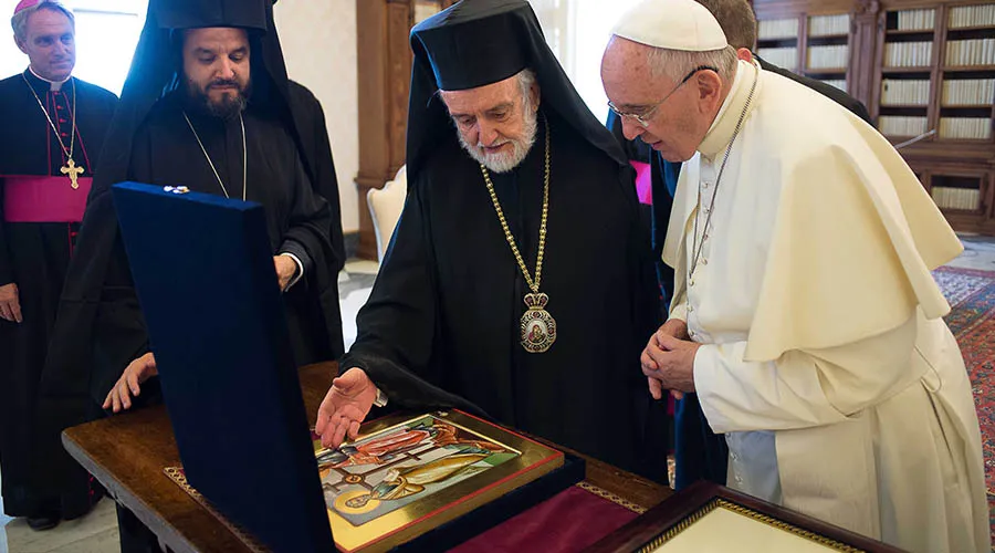 Delegación del Patriarcado Ecuménico de Constantinopla y el Papa Francisco. Foto: L'Osservatore Romano.?w=200&h=150