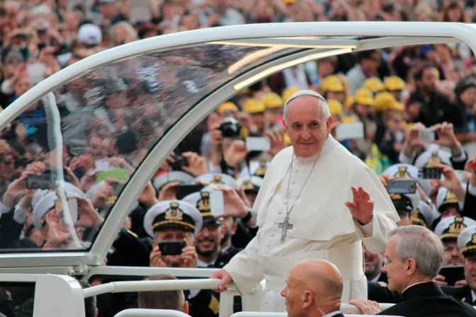 Visita a Tierra Santa: Papa Francisco usará papamóvil abierto y no un vehículo blindado