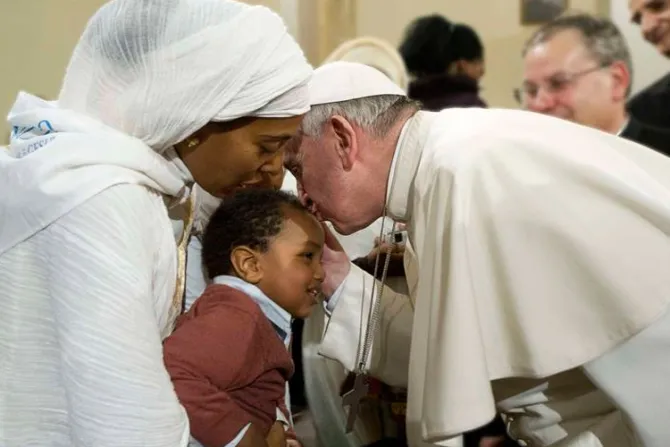 Papa Francisco: Los políticos se deben a pobres y marginados