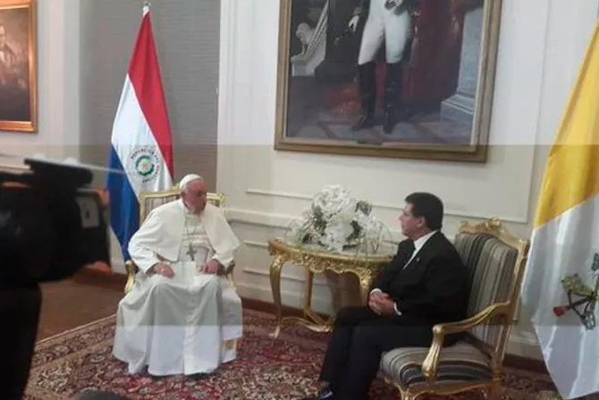 El Papa Francisco se reúne con el presidente de Paraguay