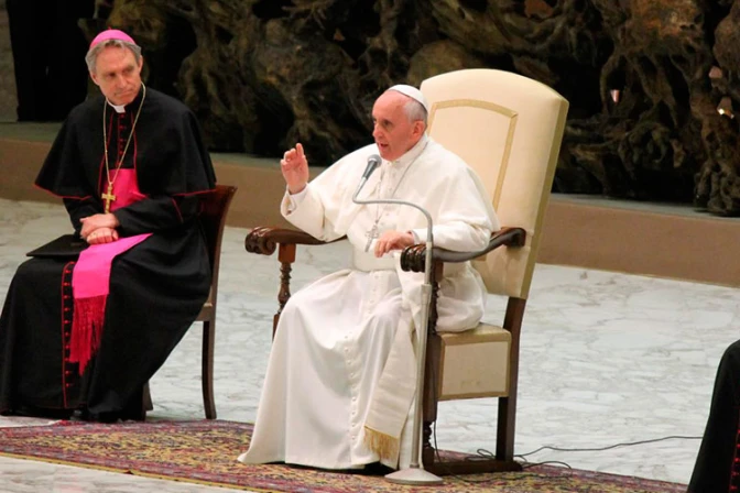 Papa Francisco: Testimonio de los mártires ayuda a no convertir la fe en poder