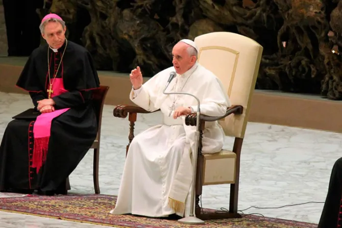 Papa Francisco: Testimonio de los mártires ayuda a no convertir la fe en poder