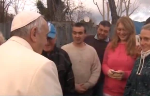 Encuentro del Papa Francisco con refugiados en la periferia de Roma (imagen referencial) / Foto Captura Youtube 