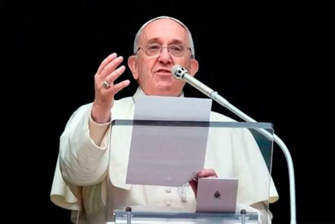 Regina Coeli: Papa Francisco pide llevar el anuncio de la Resurrección a los marginados