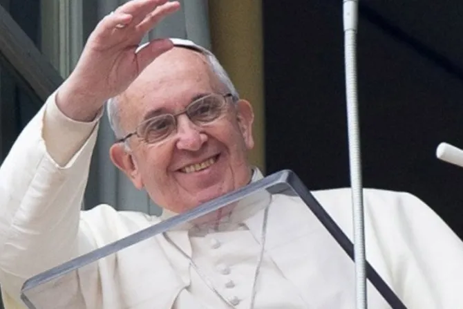 Papa Francisco envía un abrazo a las madres de todo el mundo en su día