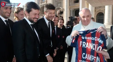 El Papa Francisco recuerda sus “habilidades” en el fútbol