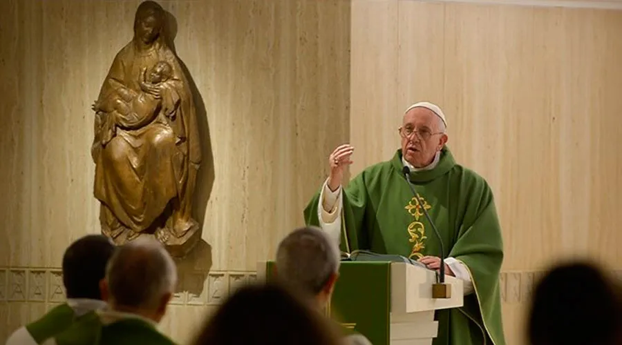 El Papa pronuncia la homilía en la Misa / Foto: L'Osservatore Romano?w=200&h=150