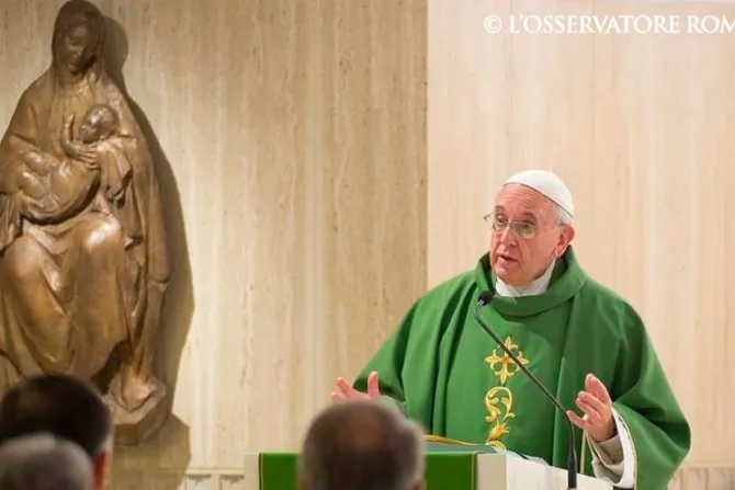 [VIDEO] Papa Francisco advierte: Estás dañando a la Iglesia si eres cristiano tibio