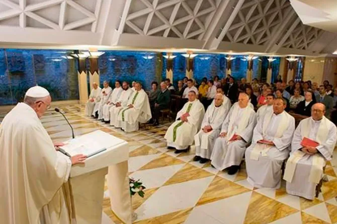 Papa Francisco: Rivalidad y vanagloria son “dos polillas” que “devoran” la Iglesia
