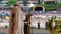 Papa Francisco en la Santa Misa en el Campus de la Universidad de Nairobi / Foto: L'Osservatore Romano