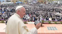 Papa Francisco en el Santuario del Quinche   /   Foto: L'Osservatore Romano