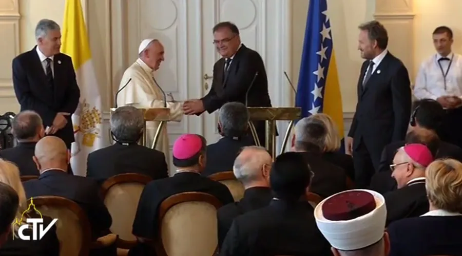 Papa Francisco en discurso a las autoridades de Bosnia-Herzegovina. Foto: Captura de video / CTV.?w=200&h=150