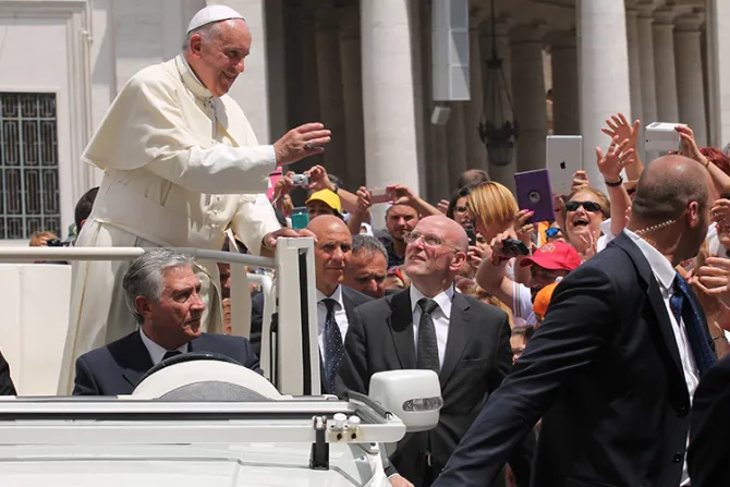 Frustramos una amenaza a la seguridad del Papa Francisco en Estados Unidos, dice senador