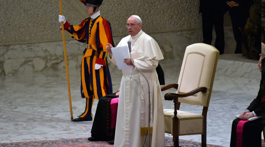 El Papa Francisco durante una audiencia. Foto: Daniel Ibáñez / ACI Prensa?w=200&h=150